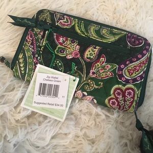 SOLD 😊 New Vera Bradley Zip Wallet